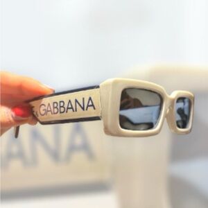 *NEW* DOLCE AND GABBANA SUNGLASSES W/ CASE, NAVY BLUE/CREAM